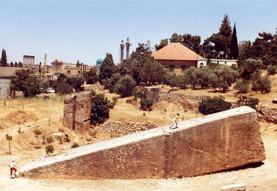 Click image for larger version

Name:	baalbek_monolith.jpg
Views:	33
Size:	51.9 KB
ID:	11892