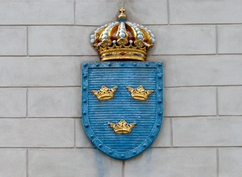 02 - Three Crowns.webp