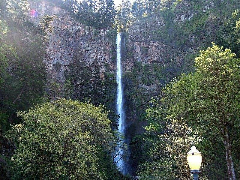 060503 (3305) Multnomah Falls nr Portland ORsm.jpg