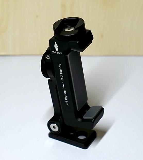 17 - SmallRig - Smartphone Holder.jpg