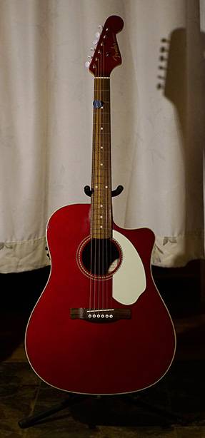 2 Fender Sonoran.jpg
