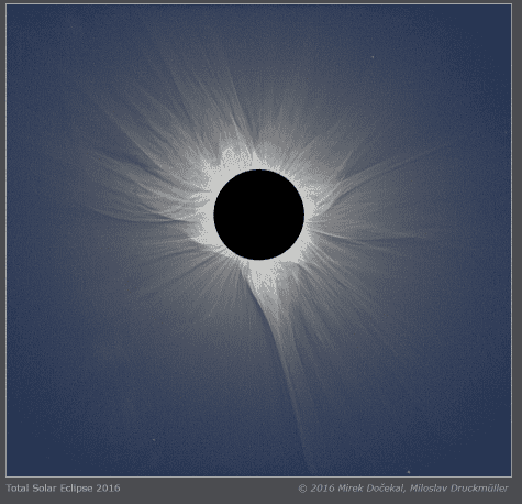 2017.08.06.bracketed.solar.eclipse.corona.png