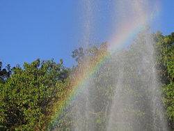 250px-Rainbow_Fountain.jpg