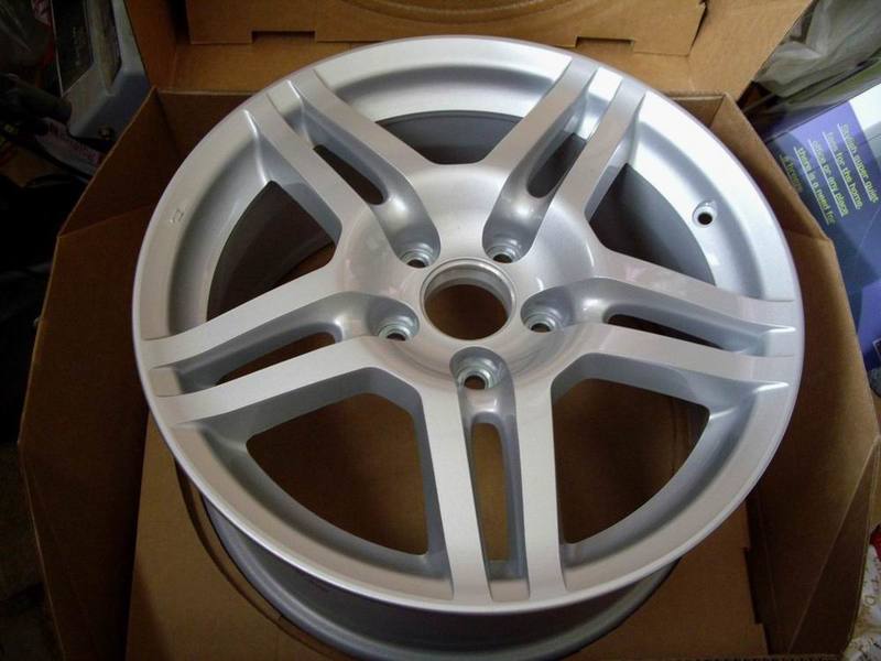 25748d1210345400-2007-2008-17-inch-oem-alloy-rim-imgp2712.jpg