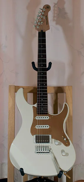 3 - Yamaha Pacifica - Front.webp