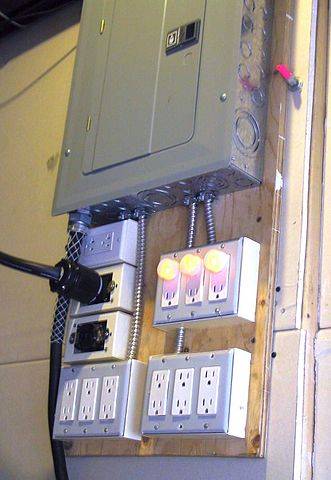 331px-Breakerpanel-mechroom136rp.jpg