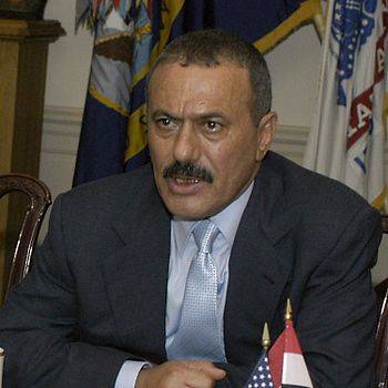 350px-Ali_Abdullah_Saleh_2004.jpg