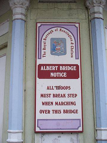 360px-Albert_Bridge_notice.JPG