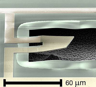 400px-QuantumMachine_SEM_MechanicalResonator.jpg