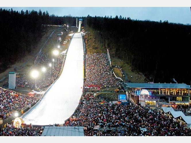 441152834-publikumsmagnet-beim-weltcup-muehlenkopfschanze-willingen-archivfoto-iD34.jpg