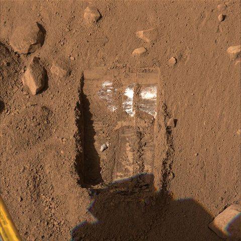 480px-PIA10903-_'Dodo-Goldilocks'_Trench.jpg