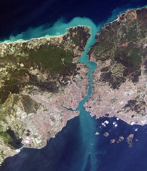 516px-Istambul_and_Bosporus_big.jpg