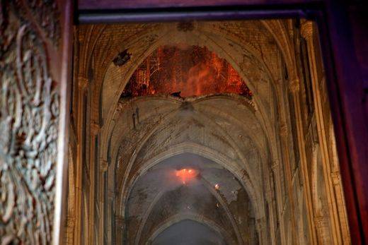 6-4ee3-b572-a3b5b7c4364c-AP_France_Notre_Dame_Fire.jpg