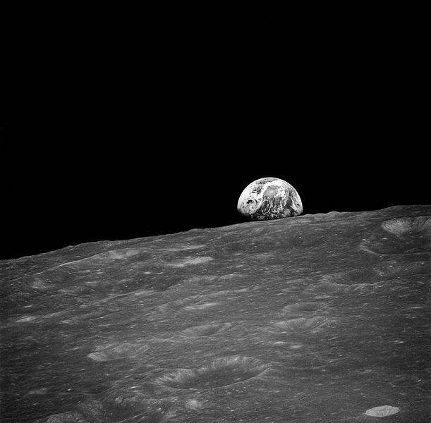 611px-AS8-13-2329.jpg