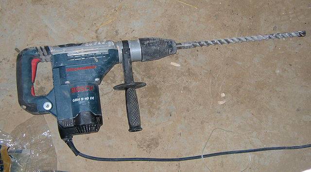 640px-LargeDrill.jpg