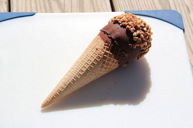 640px-Nestlé_Drumstick_ice_cream.jpg