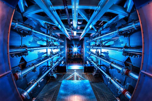 640px-Preamplifier_at_the_National_Ignition_Facility.jpg