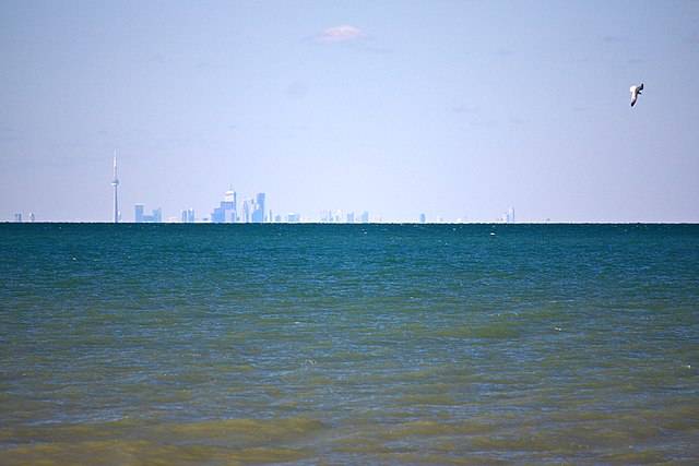 640px-Toronto_seen_from_Niagara_on_the_Lake.jpg