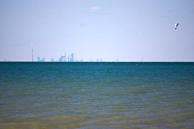640px-Toronto_seen_from_Niagara_on_the_Lake.jpg