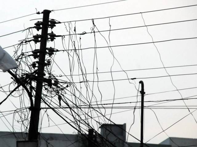 697027-KHIElectricitytheftthroughKundaSystematWAPDAWiresMohammadAdeel-1397806245-685-640x480.jpg