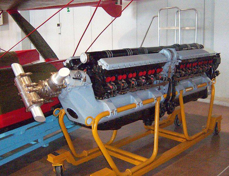783px-Macchi-Castoldi_M.C.72_engine_Fiat_AS.6_2009-06-06.jpg