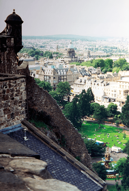 8 Edinburgh Castle, detail (1).png