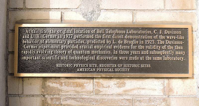 800px-Bell_Labs_APS_plaque_west_side_of_Westbeth_door_jeh_edited.jpg