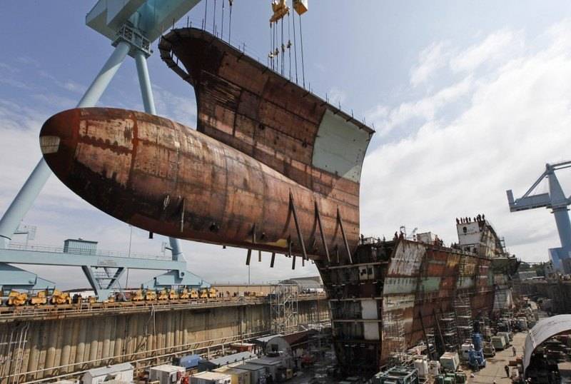 ap_virginia_aircraft_carrier_construction_24May-975x656.jpg