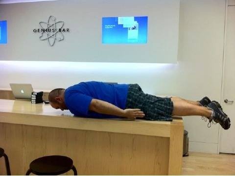 apple-store-planking-5110525161700.jpe