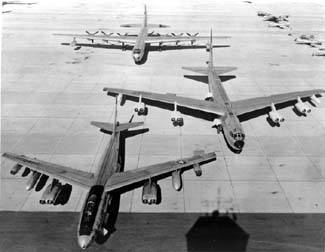 B-36%20B-52B%20B-47E%20front%20Eglin%20firepower%20demo%20m.jpg