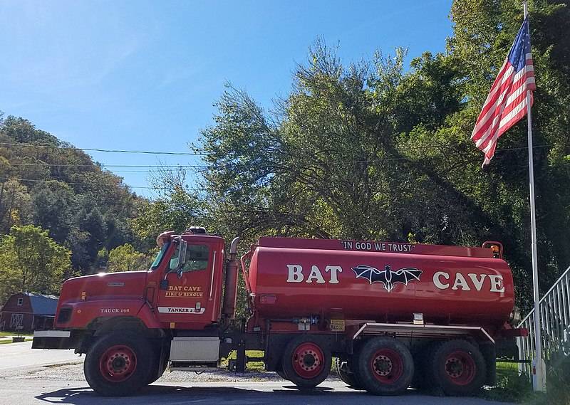 Bat_Cave_North_Carolina_Fire_and_Rescue_Tanker_Truck.jpg