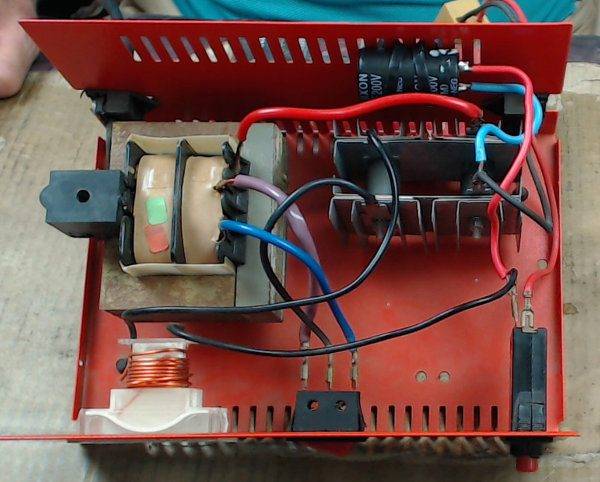 battcharger-internal-capacitor-to-fuse.jpg