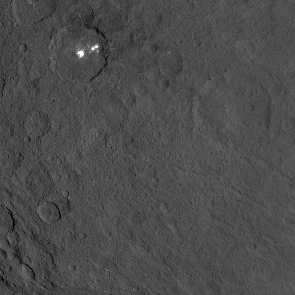 bright spots ceres original PIA19630_hires.jpg