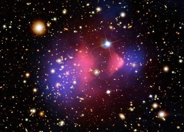 bulletcluster_comp_f2048-600x433.jpg