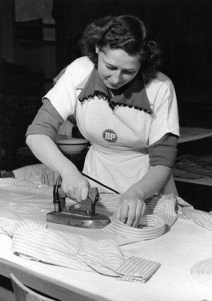 Bundesarchiv_B_145_Bild-F001163-0012%2C_K%C3%B6ln%2C_Textilfabrik_Bierbaum-Proenen.jpg