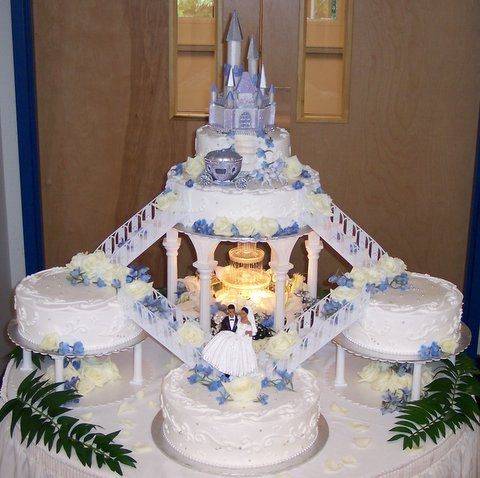 Castle-Fountain-Wedding-Cake.jpg