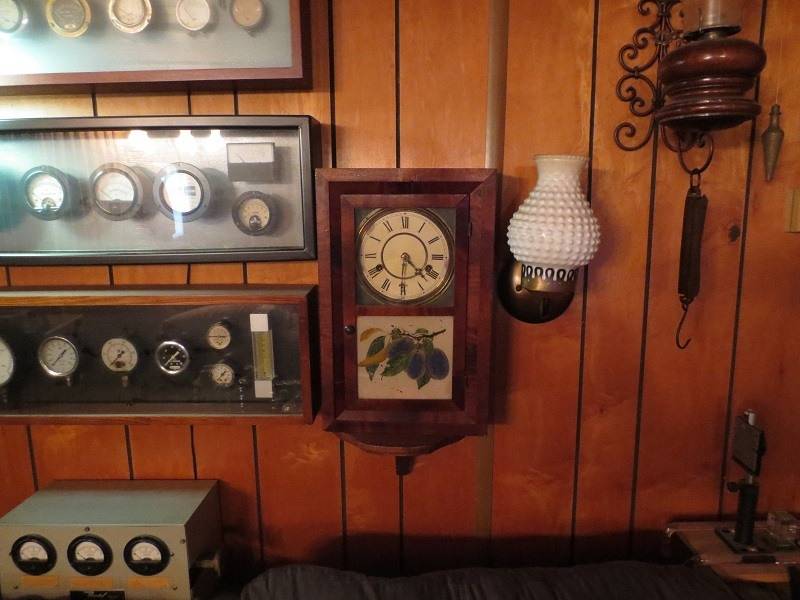 clock mount.jpg