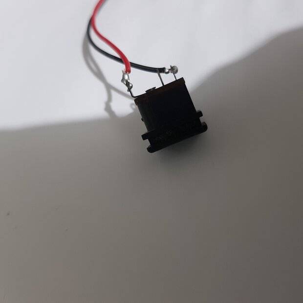 dc jack solder.jpg