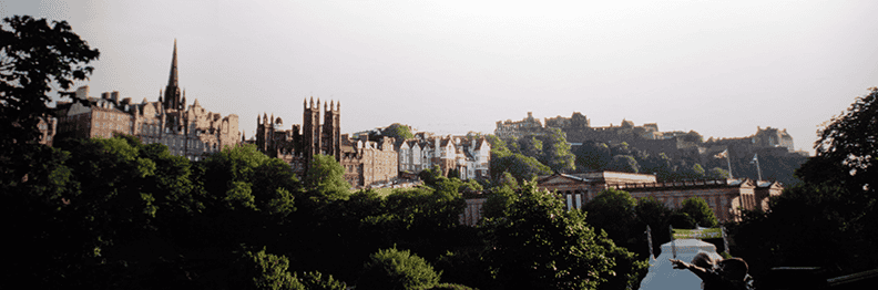 Edinburgh skyline (1), with Edinburgh Castle.png