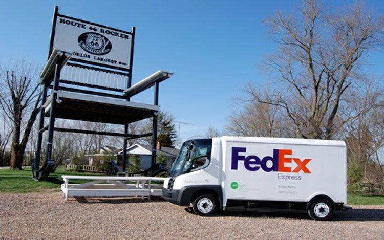 electric-fedex-truck-roadside.jpg