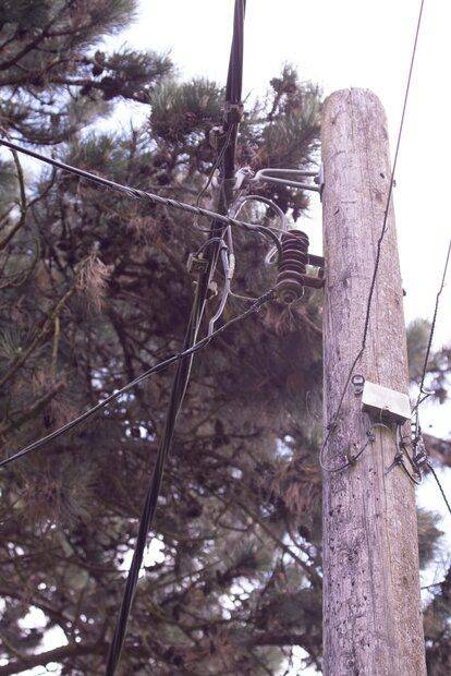 electric supply pole X1.jpg