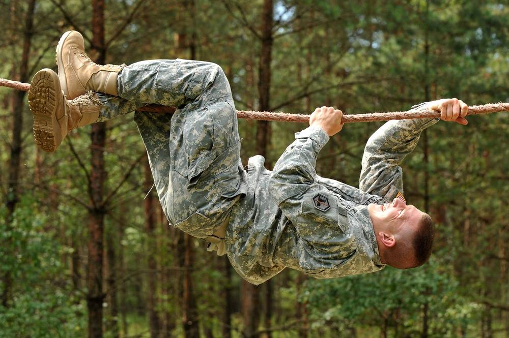 Flickr_-_The_U.S._Army_-_Rope_bridge.jpg
