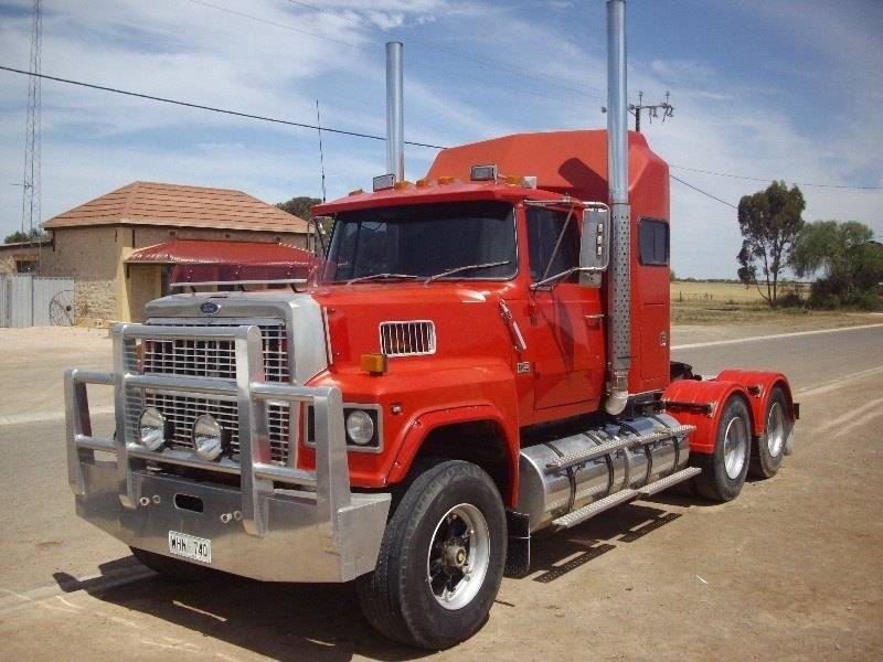 Ford LTL 9000.jpg