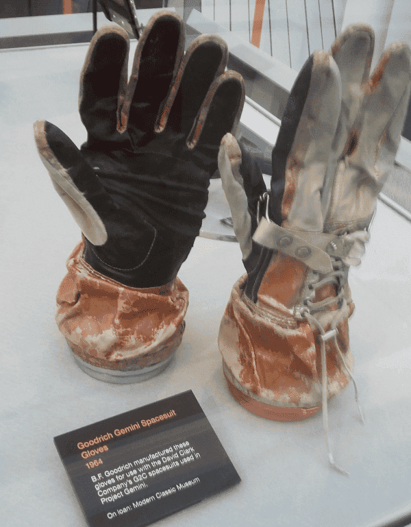 gloves.png