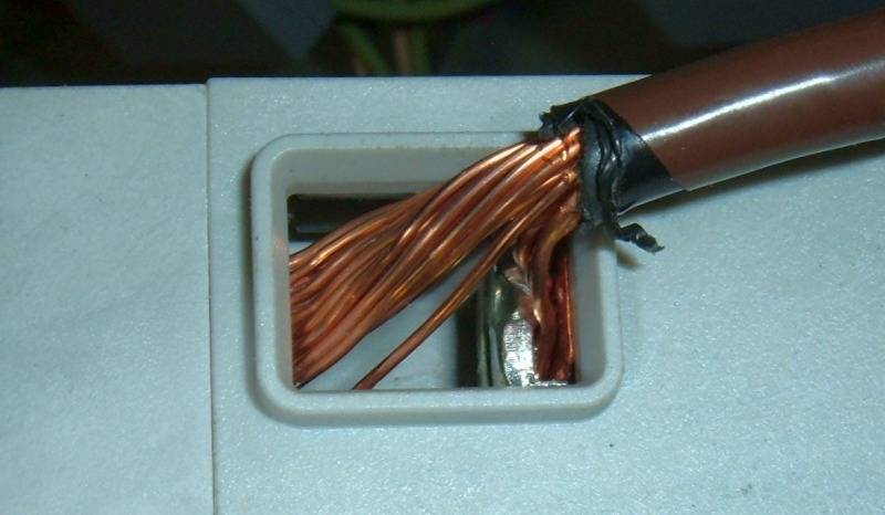 How not to hook up a wire.jpg
