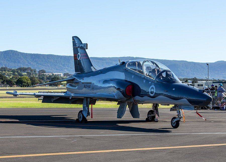 IMG_1310sm BAE Hawk 127.jpg