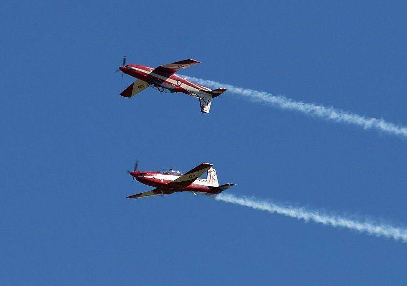 IMG_1341sm Pilatus PC-9.jpg