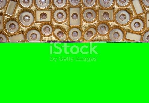 istockphoto_3031214_empty_chocolate_box.jpg