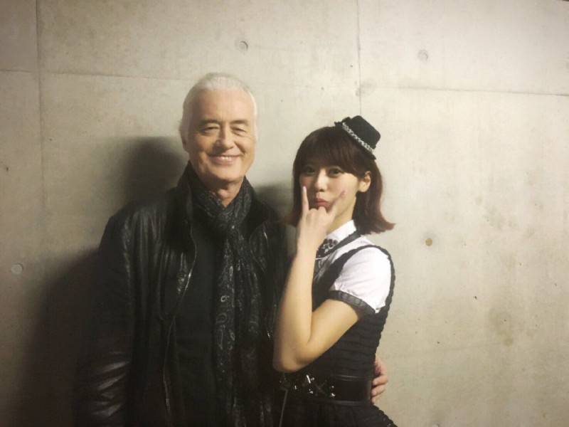 jimmy-page-akane-hirose-24630.jpg