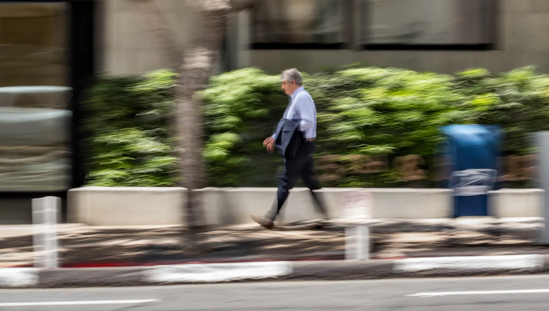 L1002404.webp